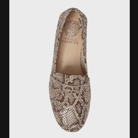 VINCE CAMUTO Elroy Penny Loafer - Picture 3 of 6